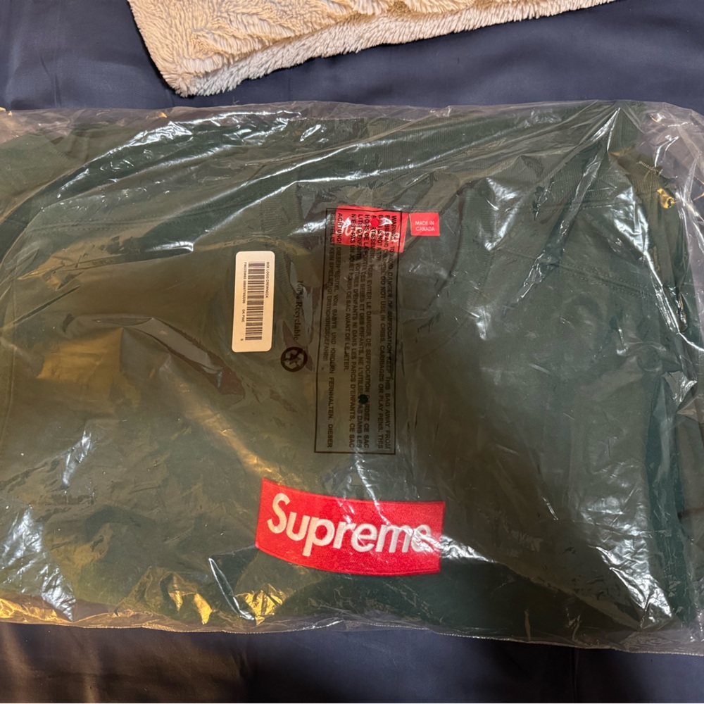 supreme box logo fw20 crew neck pine green. BRAND NEW NEVER WORN